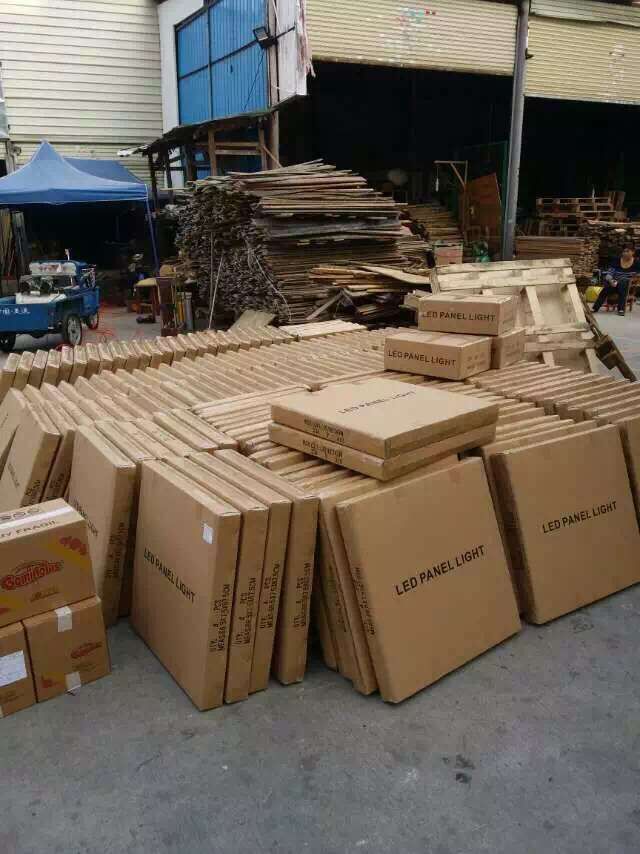 山東客戶訂購的LED一體斜邊凈化燈發貨